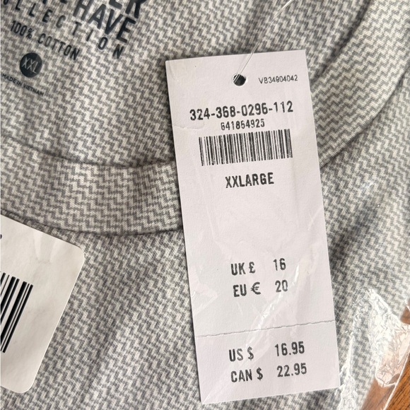 Hollister Gray and White Men's Shirt - Picture 2 of 3